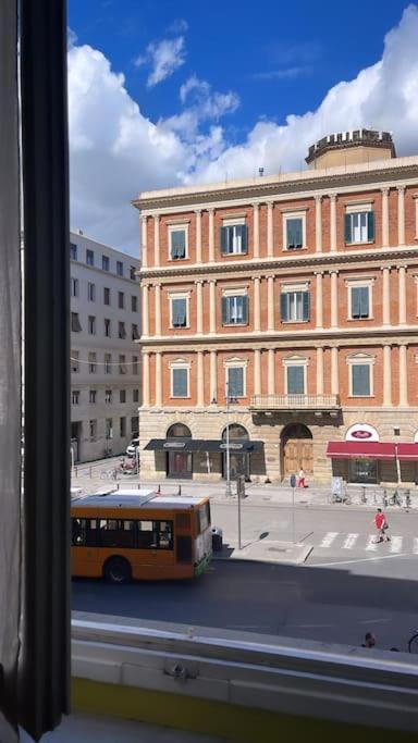 リヴォルノLoft Storico In Pieno Centro!アパートメント エクステリア 写真